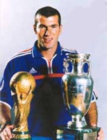 Imagen de Zidane con dos títulos